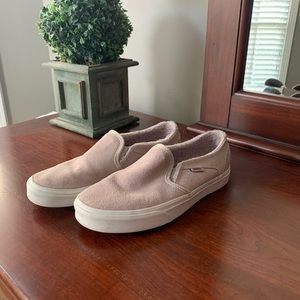 Light purple color Vans. Fuzzy on the inside. Perfect shoes, so comfy. Size 8